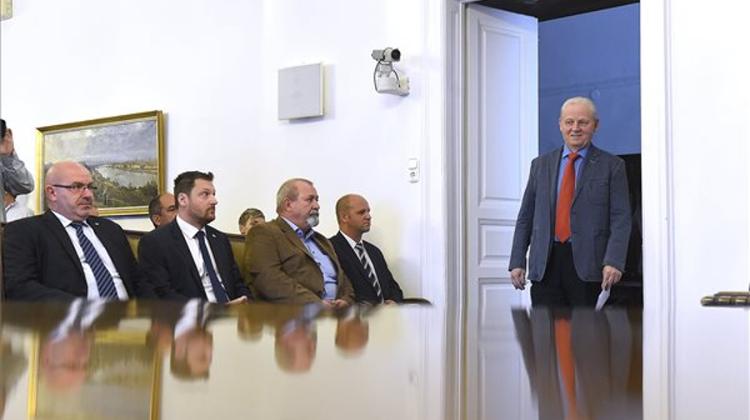 Budapest Mayor Open To Referendum On Danube Levee