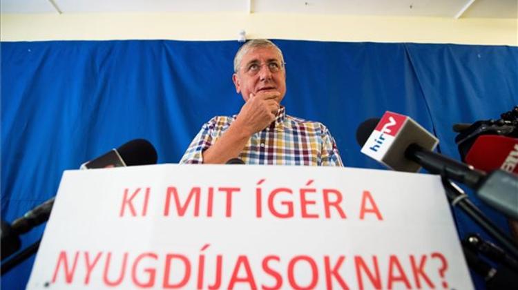 Hungary’s Larger Opposition Parties Call For Pension Reform