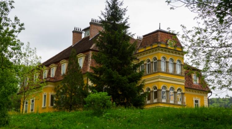 Foundation Close To Prime Minister’s Wife Gets EUR 1,6 Million From State Funds