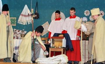 Christmas Day Traditions In Hungary: Bethlehem Shepherd’s Play