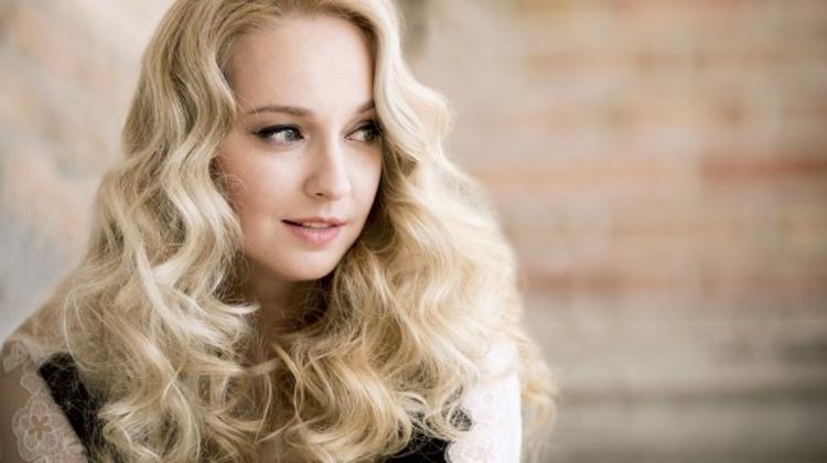 Nikoletta Szőke: 'Merry Christmas, Baby!', Müpa Tent, 22 December