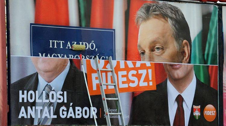 Zoom.hu: Fidesz-Connected Agencies Have Reserved All Available Billboards In Run-Up To Election