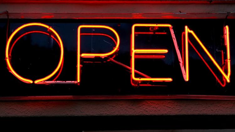 Liberals Urge Compromise Over ‘Party District’ Opening Hours