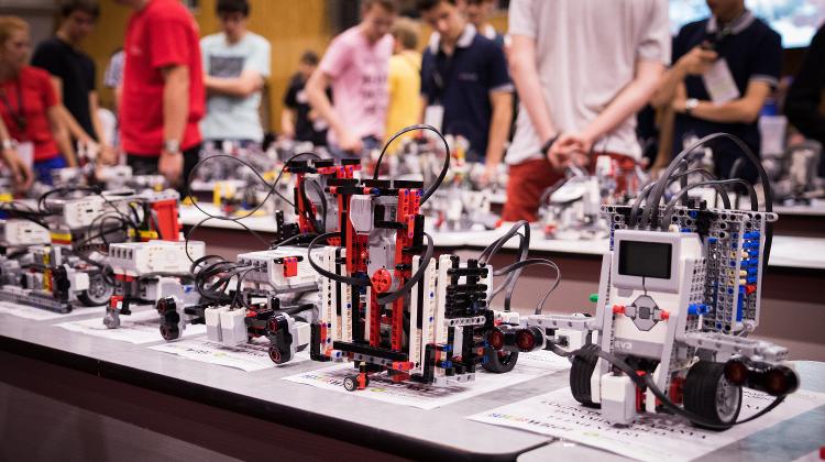 Robots Increasingly Replacing Manual Work In Hungary